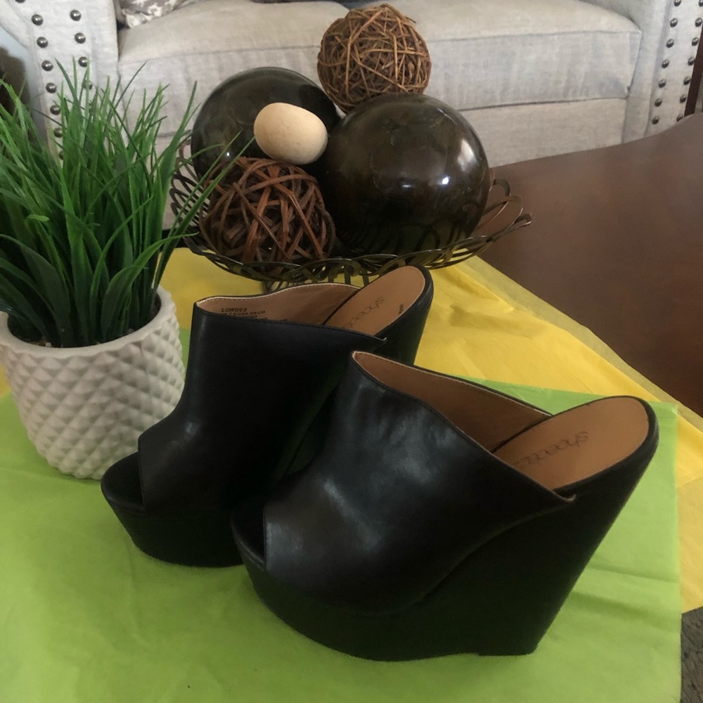Heeled mules